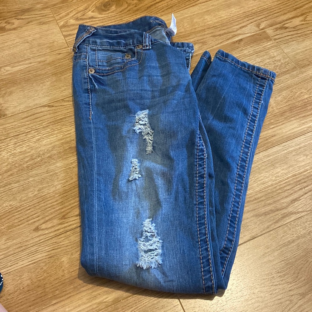 Stretchy, ripped Maurice jeans